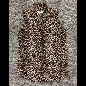 Equipment sleeveless top